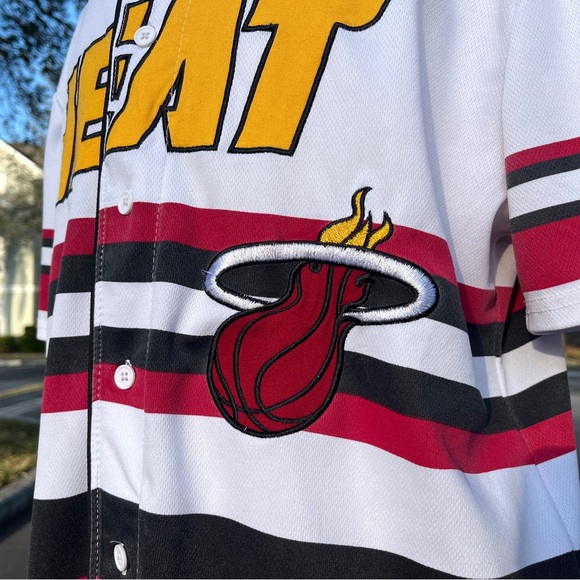 NBA White Miami Heat Button Jersey Size XL Logo Shirt 88 Patty Mills Basketball - Picture 4 of 10